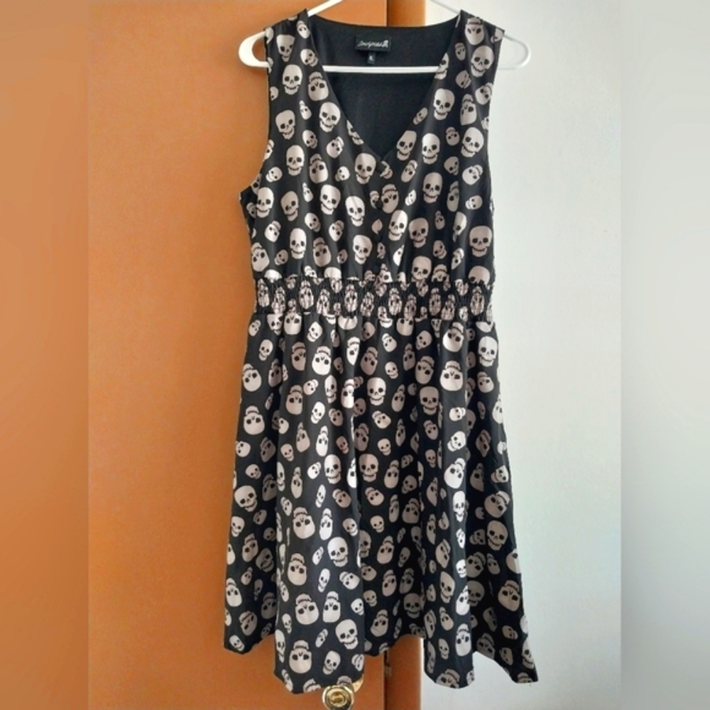 Sourpuss black & white "Lust For Skulls" goth dress 💀